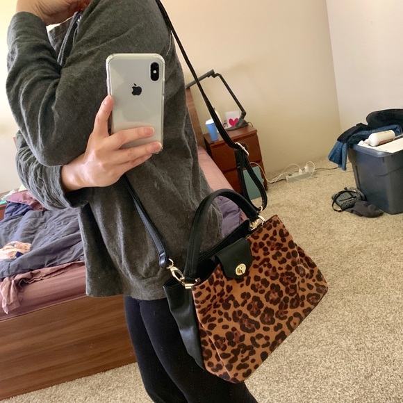 Brand New Leopard Leather Like Handbag (Price is not fixed) - Picture 2 of 5